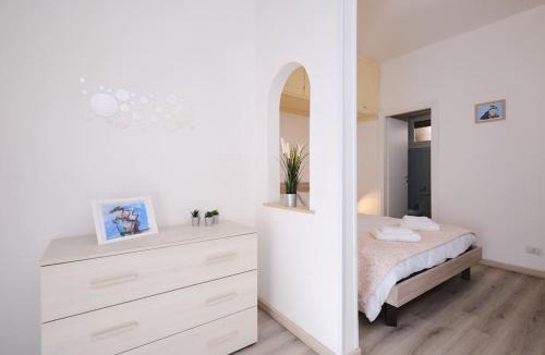 Cinecitta Apartment | Tuscolana Blu Apartment - Grazioso Monolocale