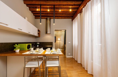 San Polo Apartment | Two bedroom apartment with ensuite bathrooms in a perfect location.