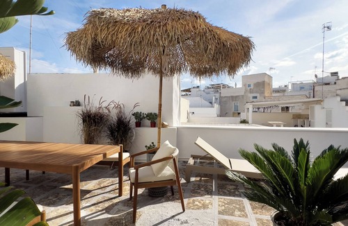 Centro Storico Apartment | Two Chicks 2 private suites · 1 designer townhouse · 4+2 guests
