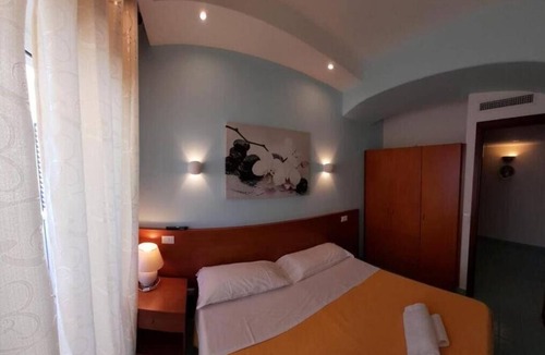 Anzio Apartment | Two-room apartment, terrace, sea front, floor 1 (Mimosa)