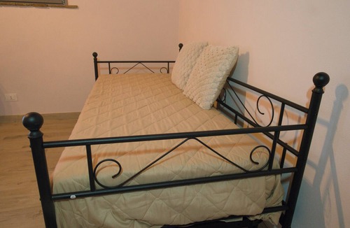 Civita Castellana Apartment | Two-room apartment with 1 double bed, 1 single bed, and a kitchen