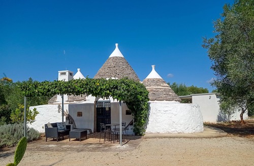 Francavilla Fontana House | Ty Trulli, charming trullo in olive groves