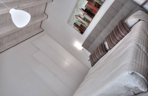 Burano House | Typical Venetian house overlooking the courtyard of Comare with lagoon view ....