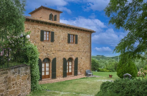 Montepulciano Villa | Typical villa with private pool in a panoramic position in southern Tuscany, a few kilometres from t