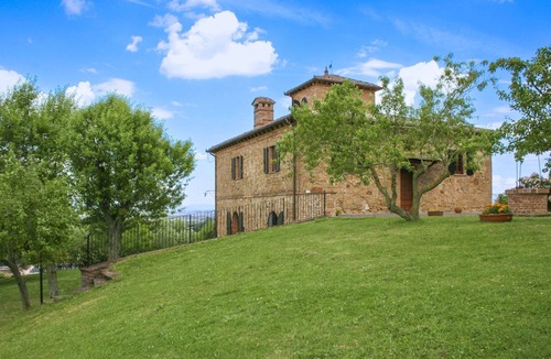 Montepulciano Villa | Typical villa with private pool in a panoramic position in southern Tuscany, a few kilometres from t