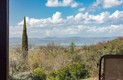 Castiglione del Lago Apartment | Umbria apartment rental