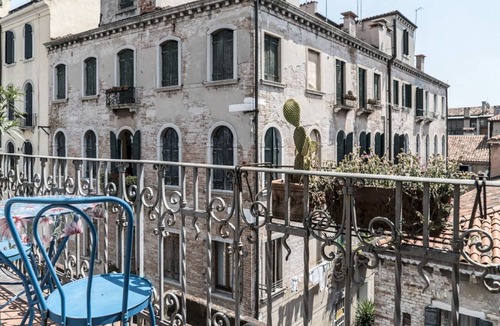 Santa Croce Apartment | Unique apartment in Venice with 3 terraces facing the roofs of Venice and canals