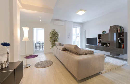 San Donato Apartment | UR-NEST Vestri - Golden Suite