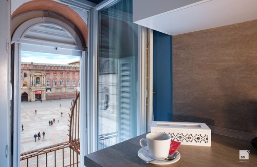 Historic Center Apartment | Urbanicooh Asinelli Apartment