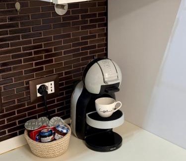 Torre Angela Apartment | Uri House-Il tuo rifugio moderno a 300mt dalla metro C