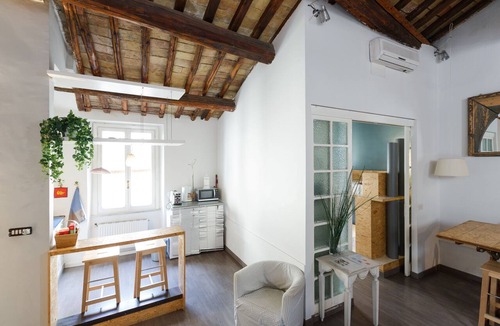 Rome City Centre Apartment | v - Charming Pantheon Loft in the heart of Rome