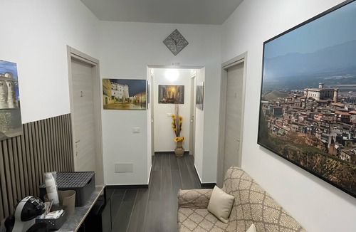 Corigliano Calabro House | Vacation Home 'Quadrato' with Shared Terrace, Wi-Fi, and Air Conditioning