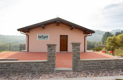 Firenzuola House | Vacation Home "Chalet La Greta with View" with Shared Garden