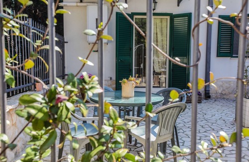 Taranto Apartment | Vacation House Bed&Milk 3 Apartament in villa Puglia Taranto near San Vito