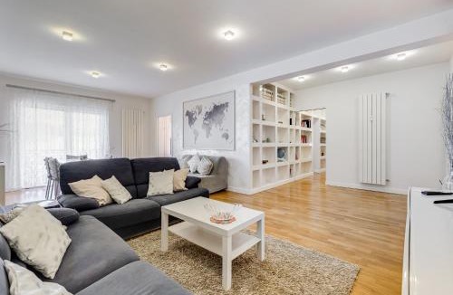 Trionfale Apartment | Valle Aurelia Vatican apartment - Beutiful View & Wi-Fi