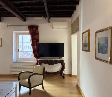 Rione XIV Borgo Apartment | Vatican Retreat- 2bedrooms and 2 bathrooms