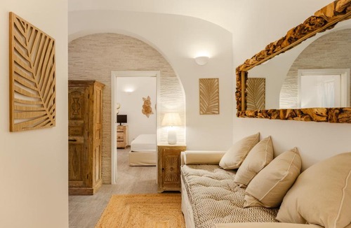 Vatican Apartment | Vatican White Dream