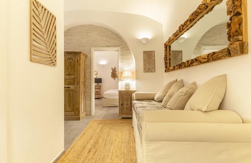 Vatican Apartment | Vatican White Dream