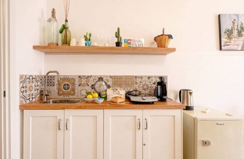 Old Town Apartment | Vecchia Bari Lungomare | Stylish Apartment with Balcony