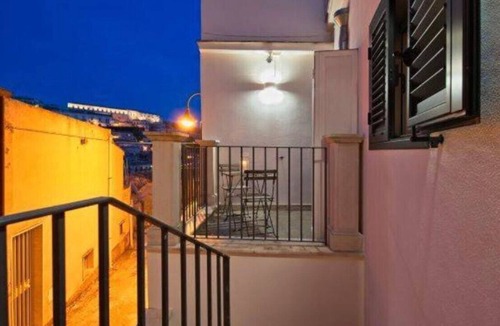 Modica House | Veiled Paths. Single-family home in Cartellone, Modica Bassa (Casa Cartidduni)