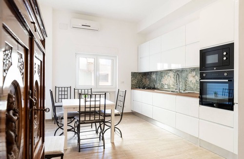 Municipio 4 Apartment | Venus Apartment by Wonderful Italy