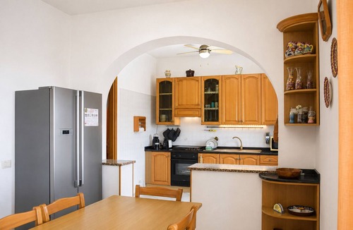 Cava dʼAliga Apartment | Veranda Vincenzi - Spacious apartment with veranda ideal for families