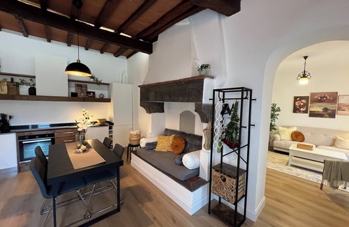 Figline e Incisa Valdarno House | Via Guelfa, Authentic Tuscan Experience: Intimate One-Bedroom in Wine Country