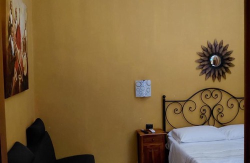 Rione XVIII Castro Pretorio House | Viennese Due