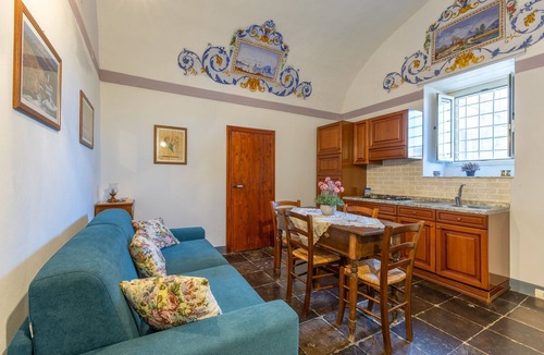 Casa Papa Apartment | Villa 'Aguglie - Suite Bouganville' with Shared Pool, Wi-Fi and Air Conditioning