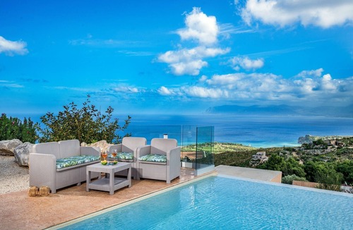 Custonaci Villa | Villa Azuria with Private Infinity Pool and Whirlpool Sea View