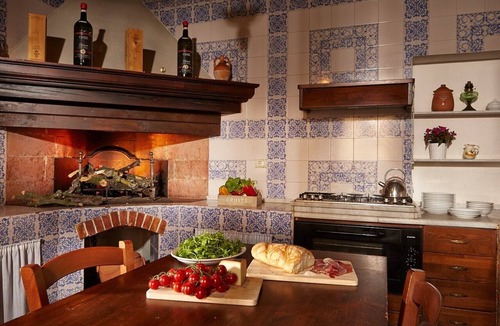 Fattoria del Castagno Villa | Villa Borgo Il Castagno – Historic Villa with Private Pool in the Tuscan Hills