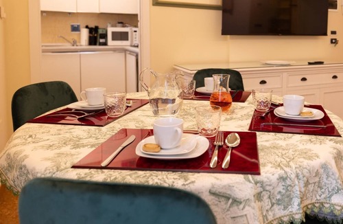 Saragozza-Porto Hostel | Villa Bottrigari BolognaRooms Apartment With Balcony