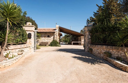 Villa Castelli Villa | Villa Bufano by Villa Plus