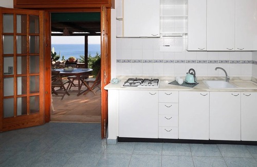 Marina San Gregorio Villa | Villa 'Casa Vite 3' with Sea View, Wi-Fi and Air Conditioning