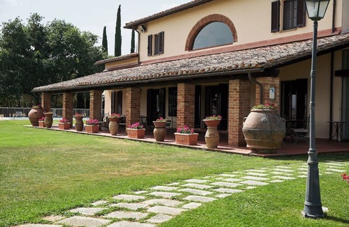 Castiglione del Lago Villa | Villa Cerreta In Castiglione del Lago, Umbria