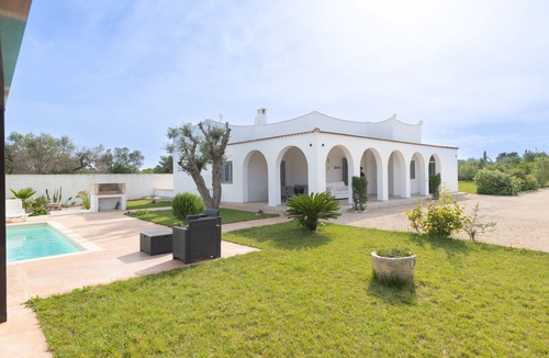 Carovigno Villa | Villa 'Città Bianca' with Private Pool, Wi-Fi and Air Conditioning