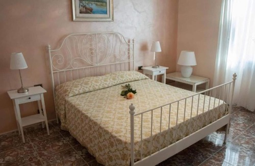 Grottaglie Villa | Villa 'Degli Ulivi' with Private Pool, Wi-Fi and Air Conditioning