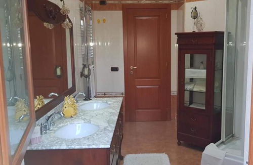 Grottaglie Villa | Villa 'Degli Ulivi' with Private Pool, Wi-Fi and Air Conditioning