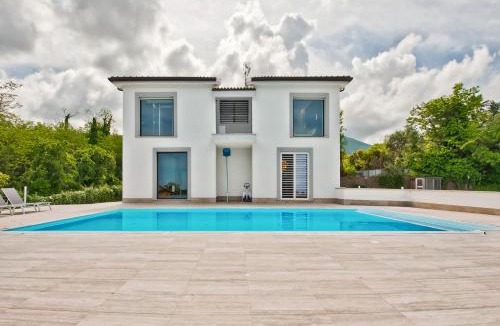 Rocca di Papa Villa | Villa dei Gelsomini