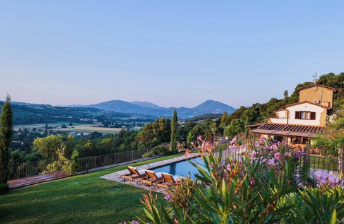 Montone Villa | Villa Destino, Luxury Italian Villa in Umbria