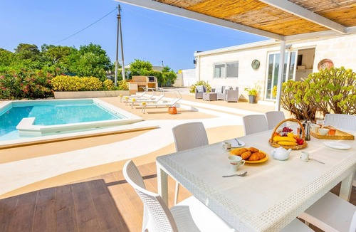 San Vito dei Normanni Villa | Villa Donna by Villa Plus
