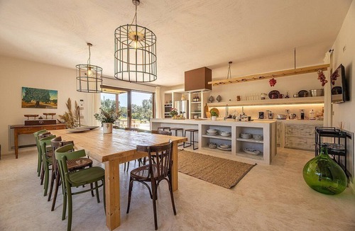 Carovigno Villa | Villa Esteva: A bright and sunny villa in a quiet position, surrounded by the Apulian countryside, with Free WI-FI.
