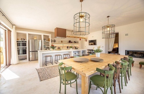 Carovigno Villa | Villa Esteva: A bright and sunny villa in a quiet position, surrounded by the Apulian countryside, with Free WI-FI.