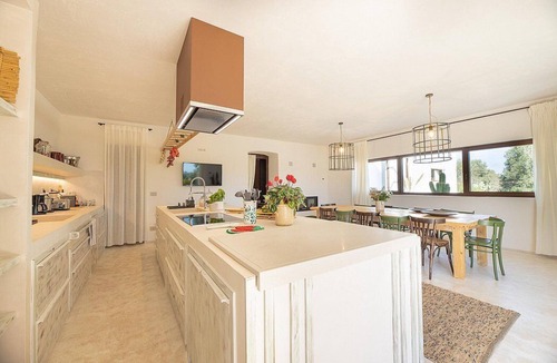 Carovigno Villa | Villa Esteva: A bright and sunny villa in a quiet position, surrounded by the Apulian countryside, with Free WI-FI.