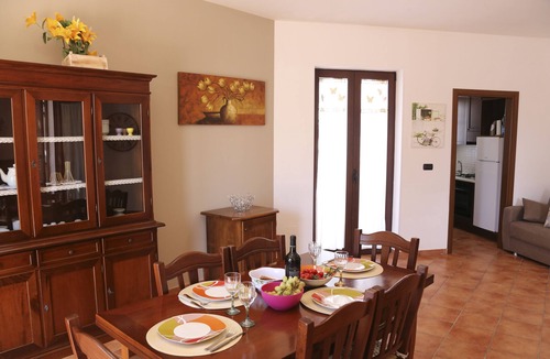 Posto Rosso House | Villa Francesca with large garden