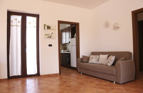Posto Rosso House | Villa Francesca with large garden