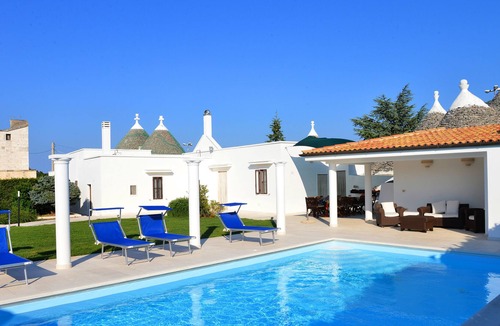 Specchiaruzzo Villa | Villa Giovanna with amazing private pool and WiFi