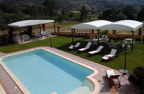 Giungano House | Villa Giuncalia D: A welcoming apartment surrounded by the greenery, with Free WI-FI.