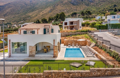 Castellammare del Golfo House | Villa Hemèra, pool and relaxation a few minutes from Scopello