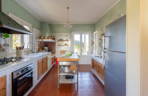 L'Assunta Villa | Villa 'House In Torto' with Shared Pool, Balcony, Wi-Fi and Air Conditioning